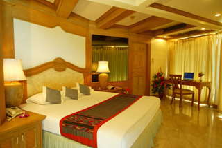 Sea Pearl Beach & Spa Patong Екстер'єр фото